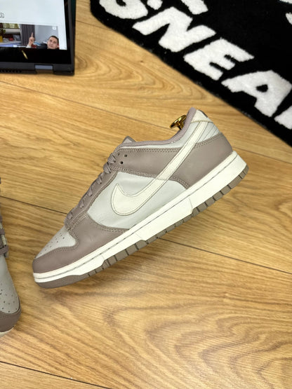 Nike Dunk Low (40.5)
