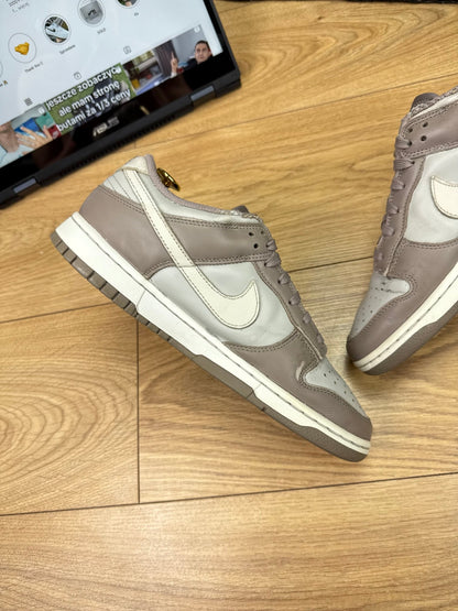 Nike Dunk Low (40.5)