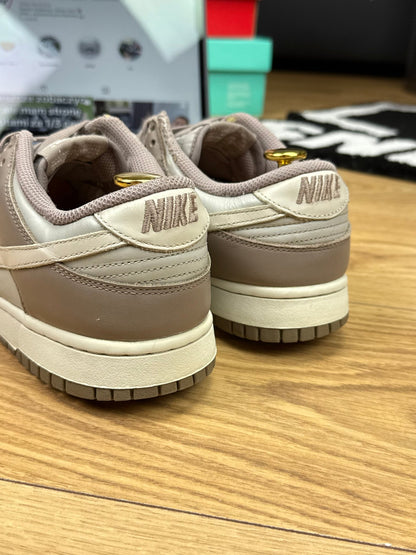 Nike Dunk Low (40.5)