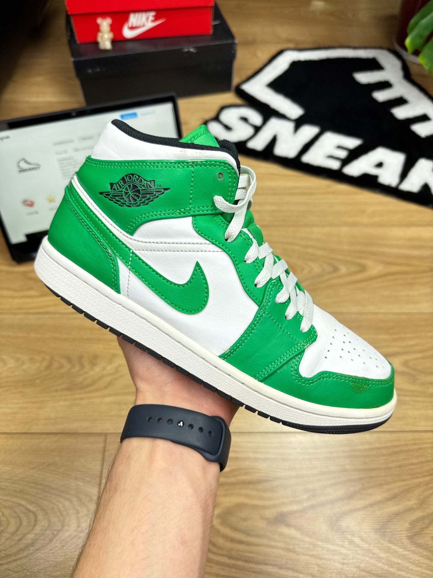 Nike Air Jordan 1 Mid (42)