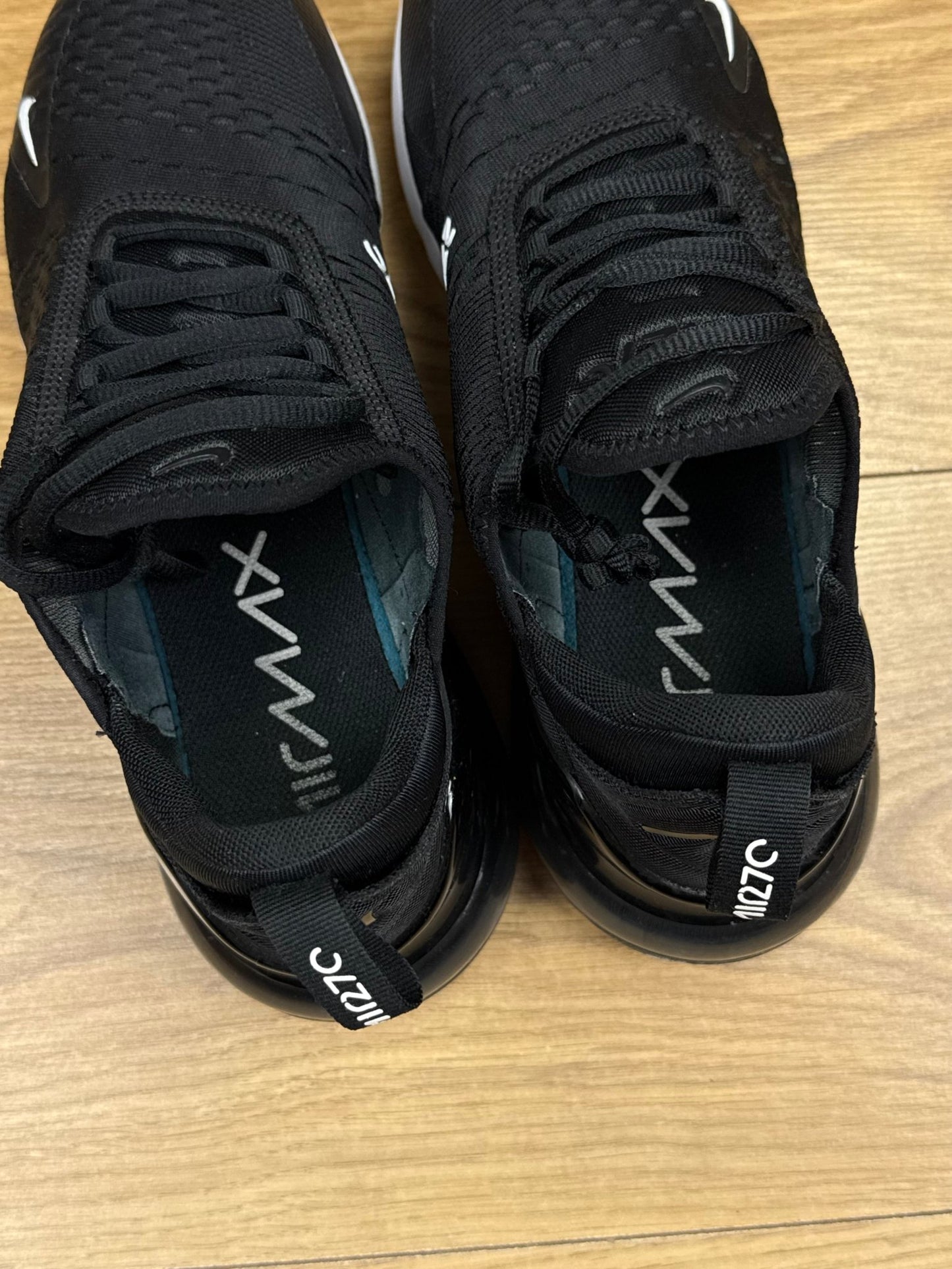 Nike Air Max 270 (42.5)