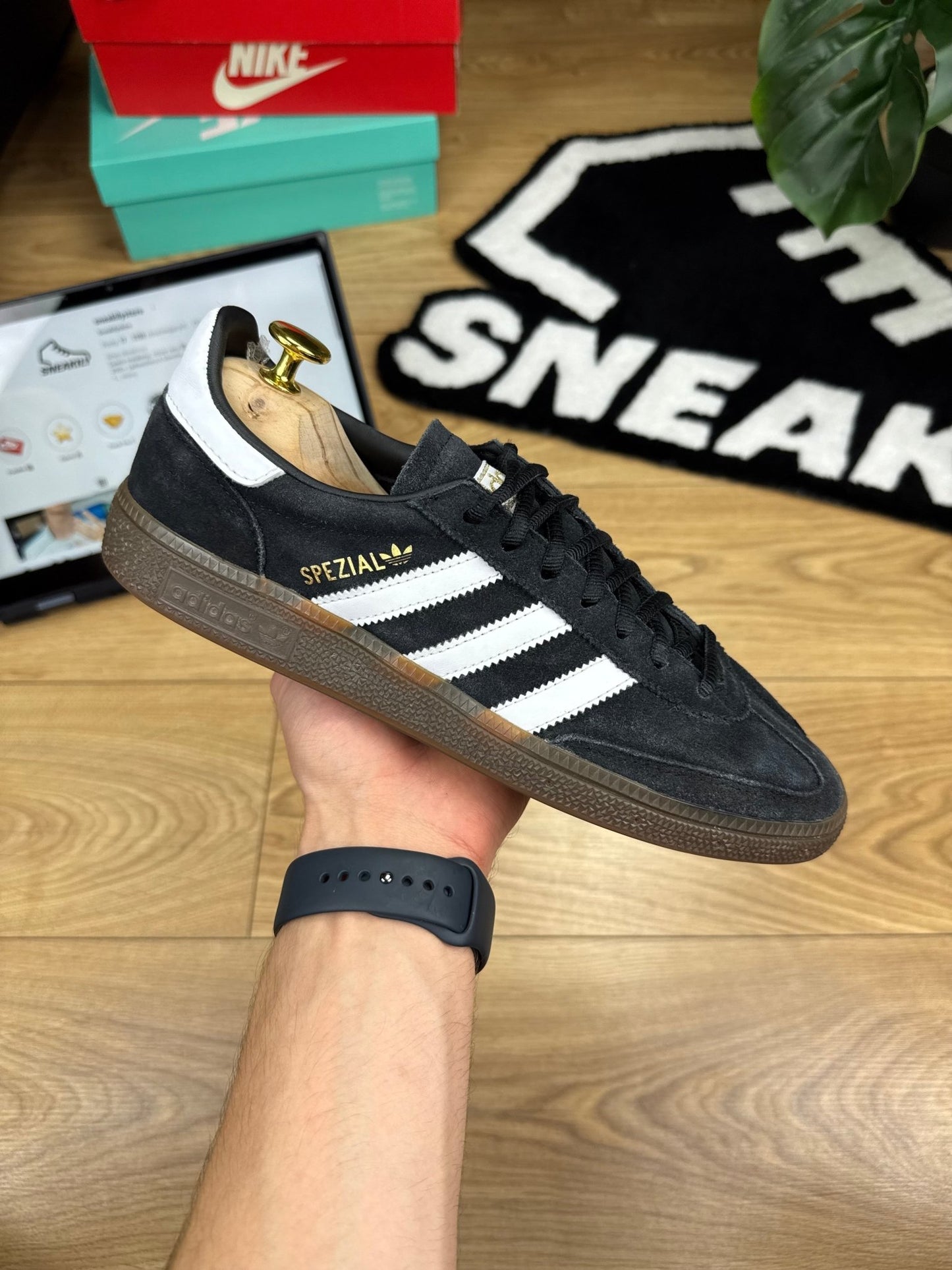 Adidas Spezial (42 2/3)