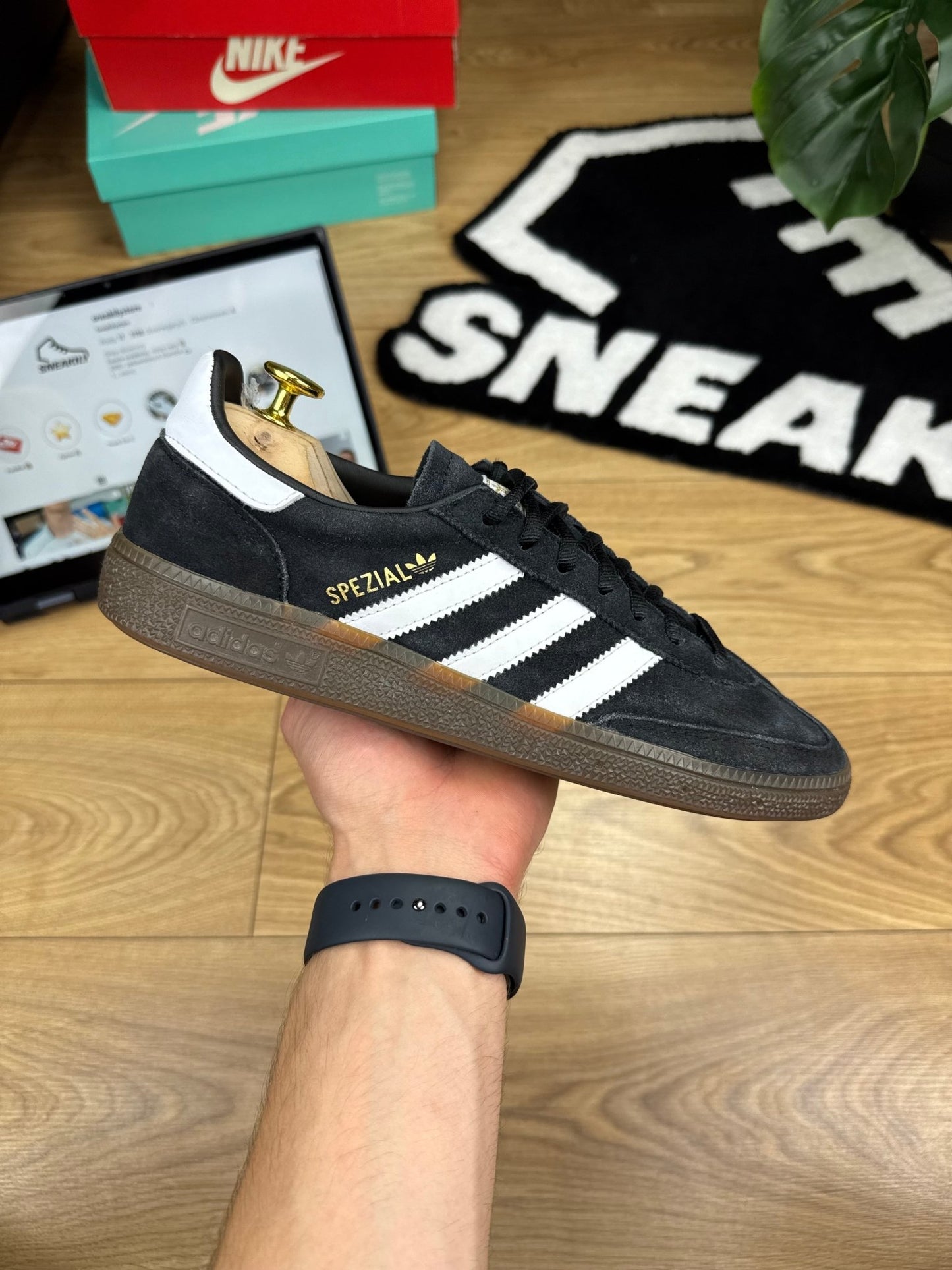 Adidas Spezial (42 2/3)