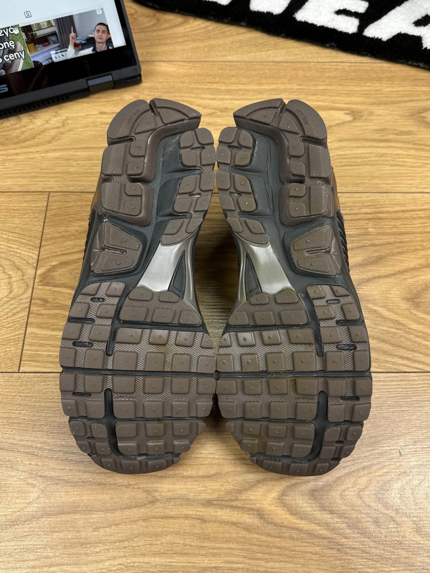 Nike Vomero 5 (43)