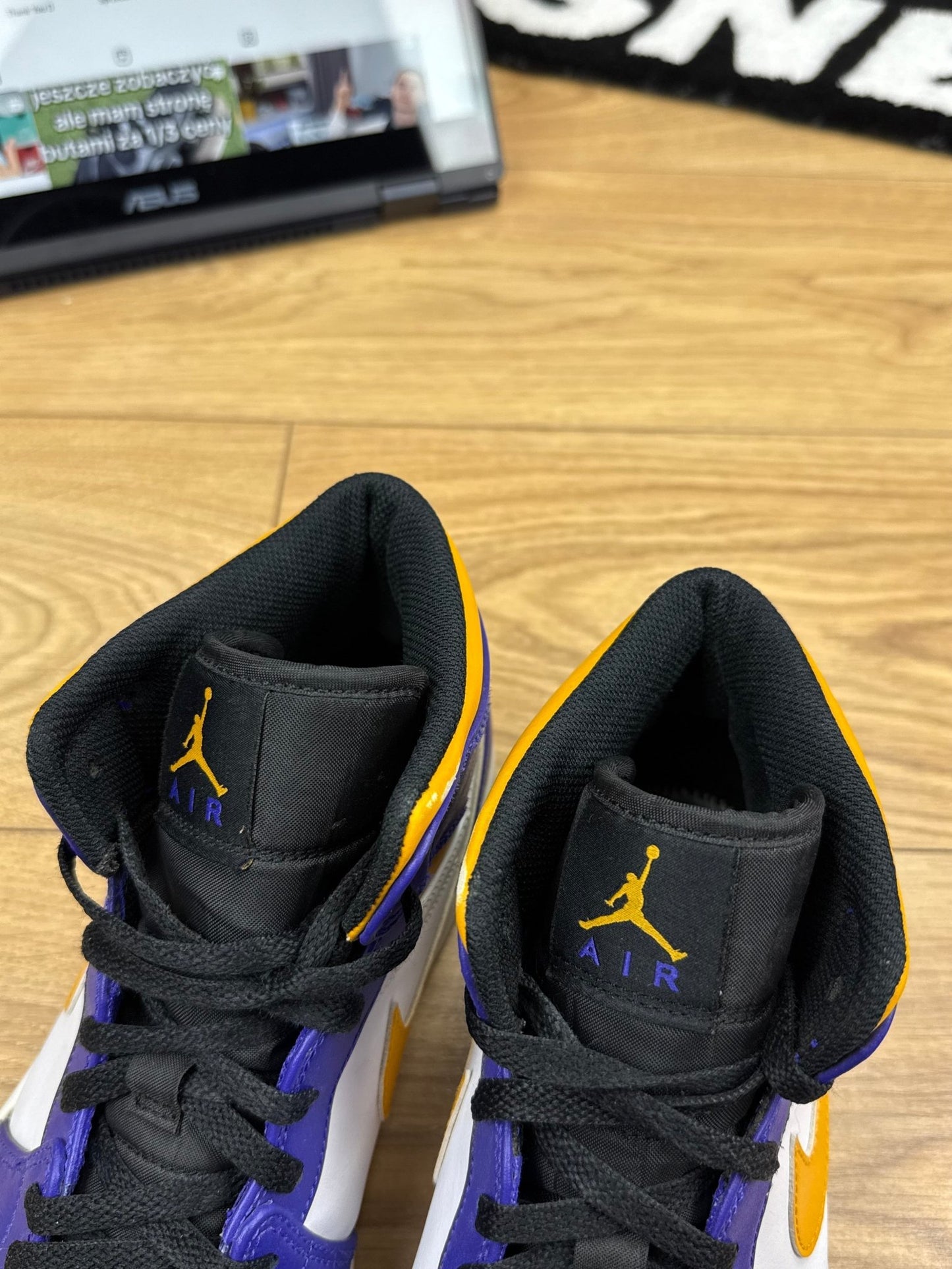 Nike Air Jordan 1 Mid (45.5)