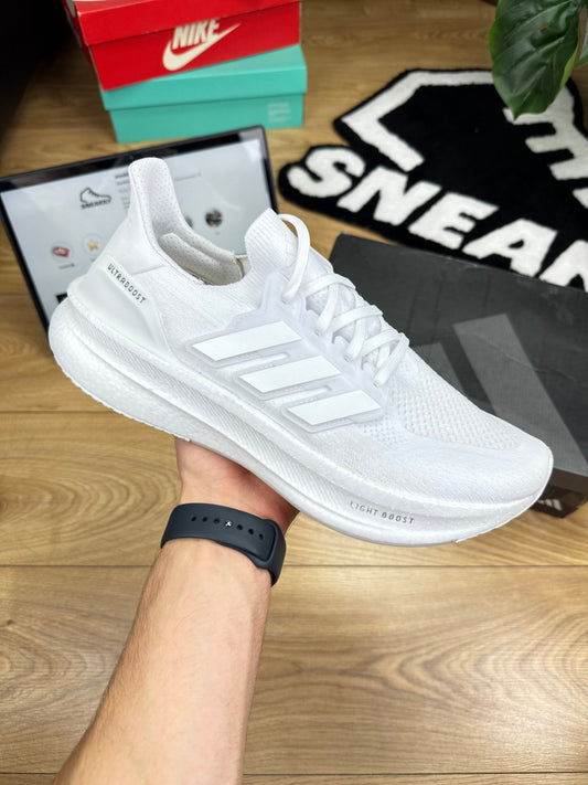 Adidas Ultraboost 5 (44.5)