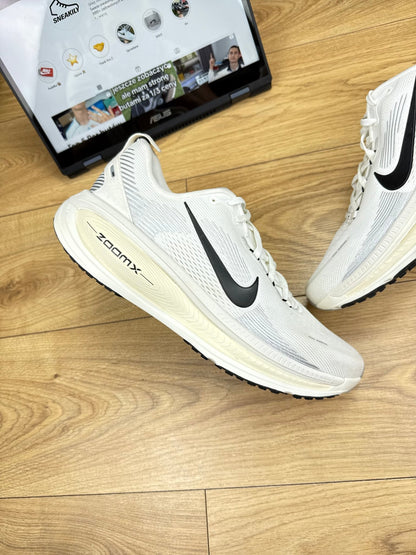 Nike Vomero 18 (47)