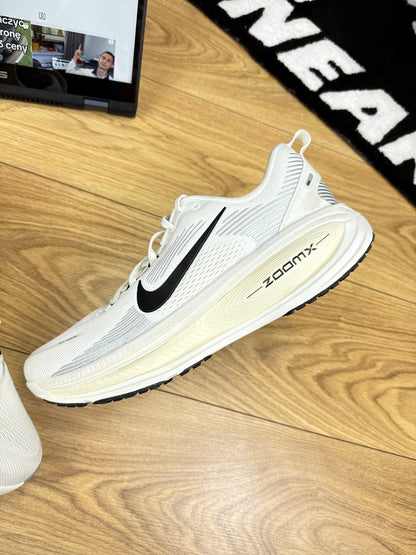 Nike Vomero 18 (47)