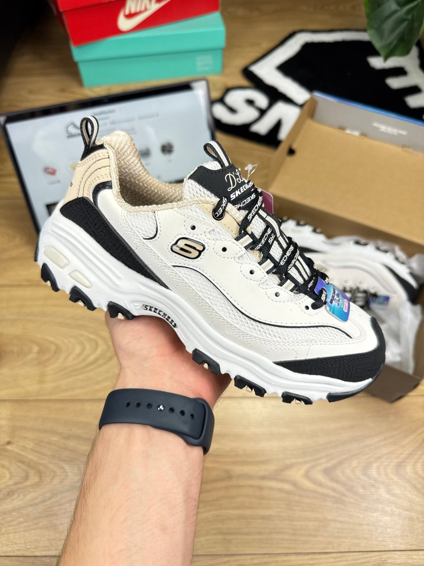 Skechers Dlites (36)