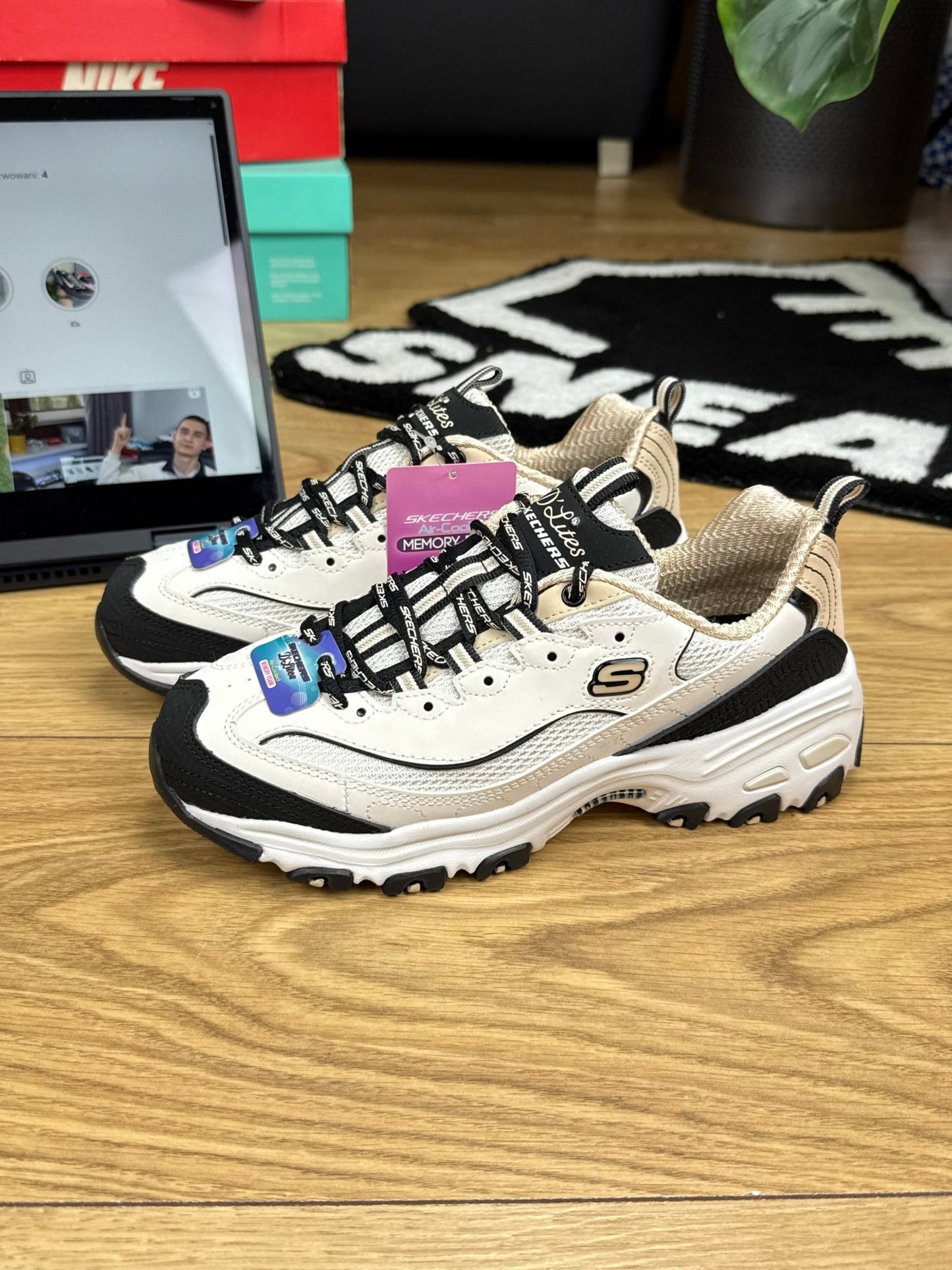 Skechers Dlites (36)