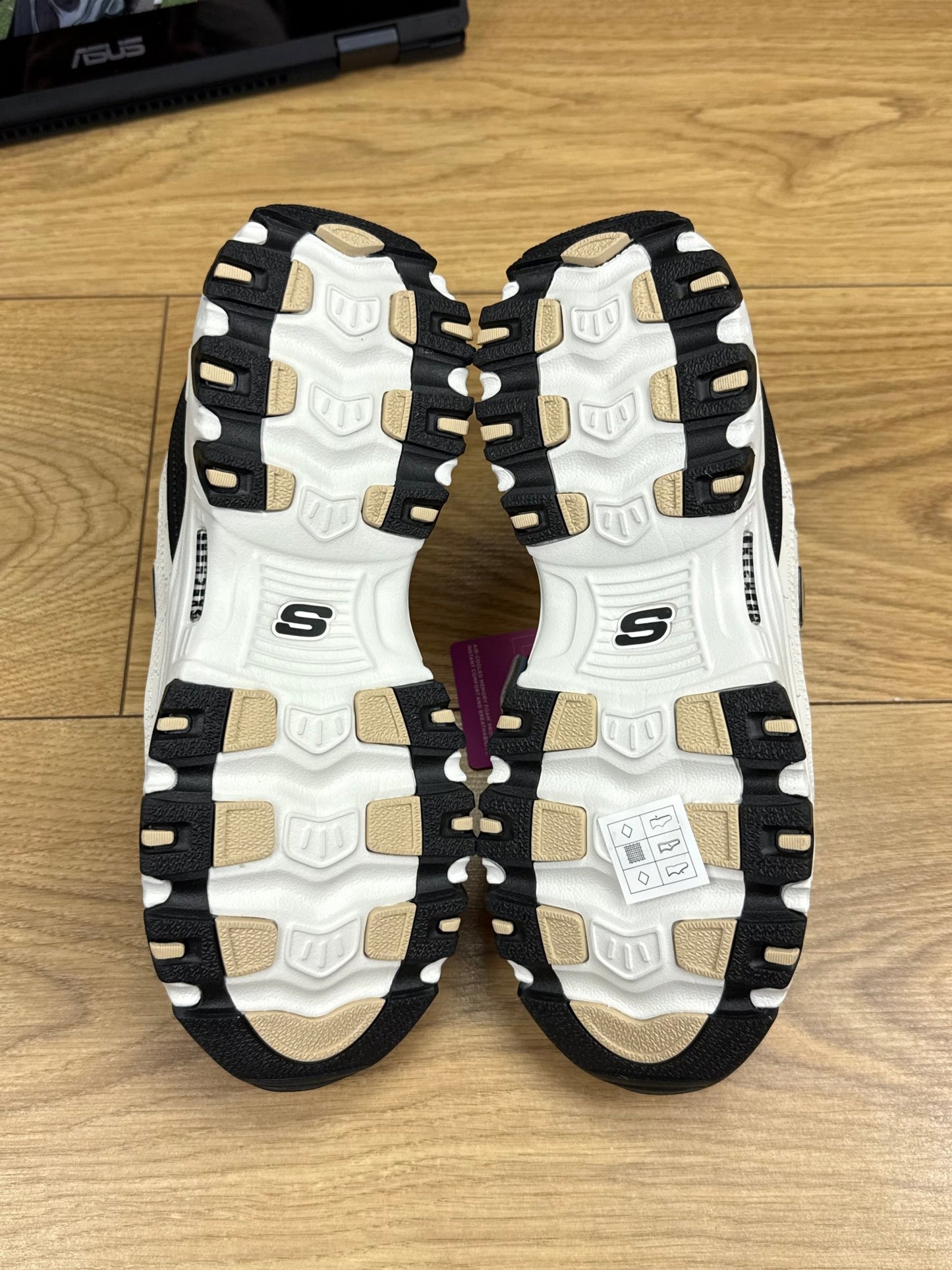 Skechers Dlites (36)