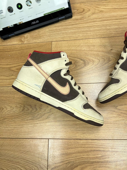 Nike Dunk High Retro SE Baroque Brown — buty sportowe męskie w dobrym stanie rozmiar 43, wewnętrzny panel lewego buta