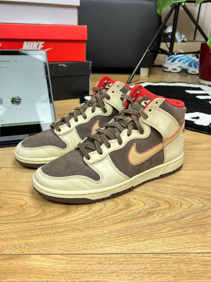 Nike Dunk High Retro SE Baroque Brown — buty sportowe męskie w dobrym stanie rozmiar 43, widok z góry