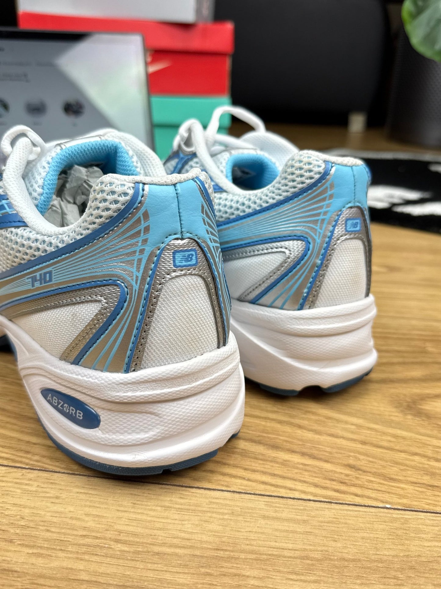 New Balance 740 (46.5)