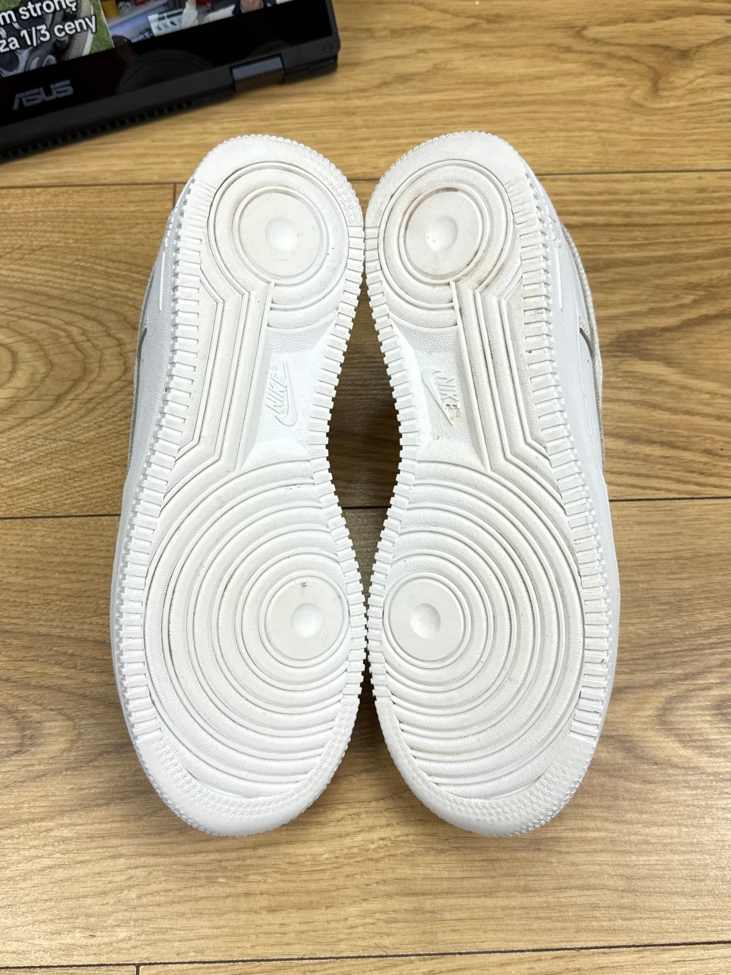 Nike Air Force 1 Low (40)