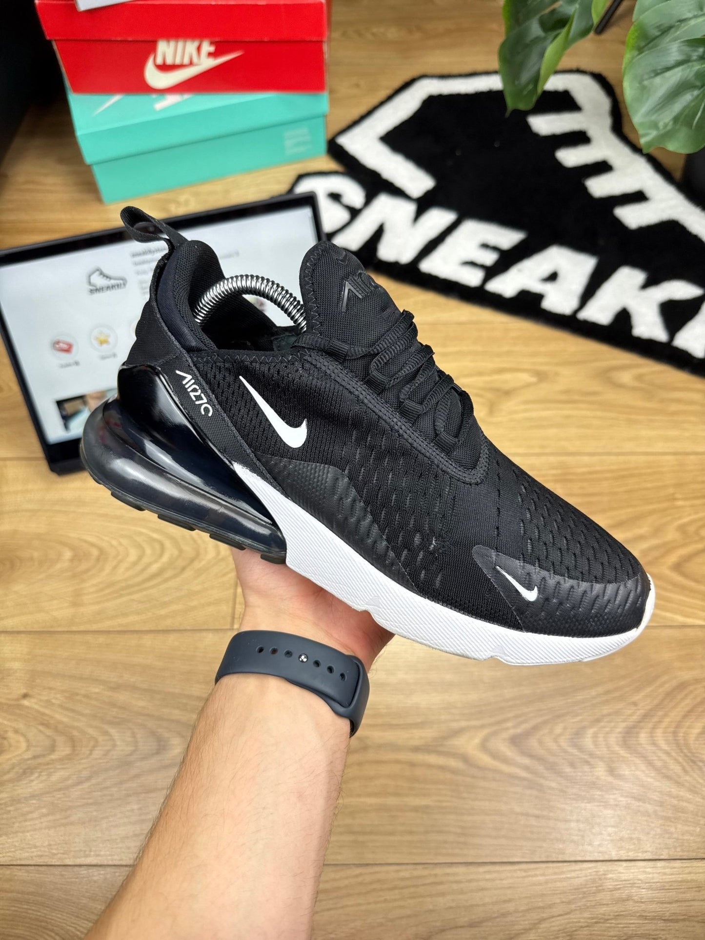 Nike Air Max 270 (42.5)