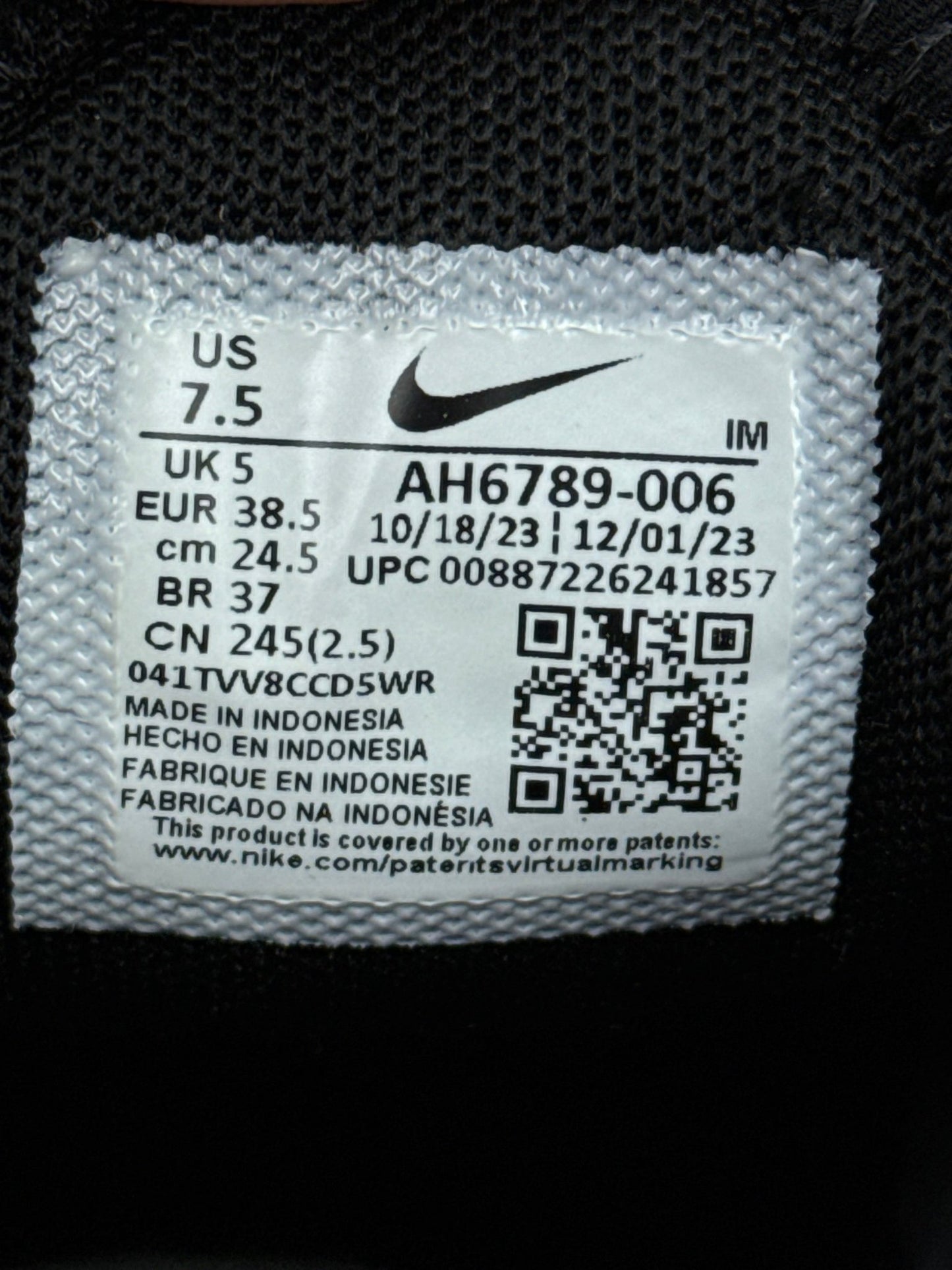 Nike Air Max 270 (38.5)