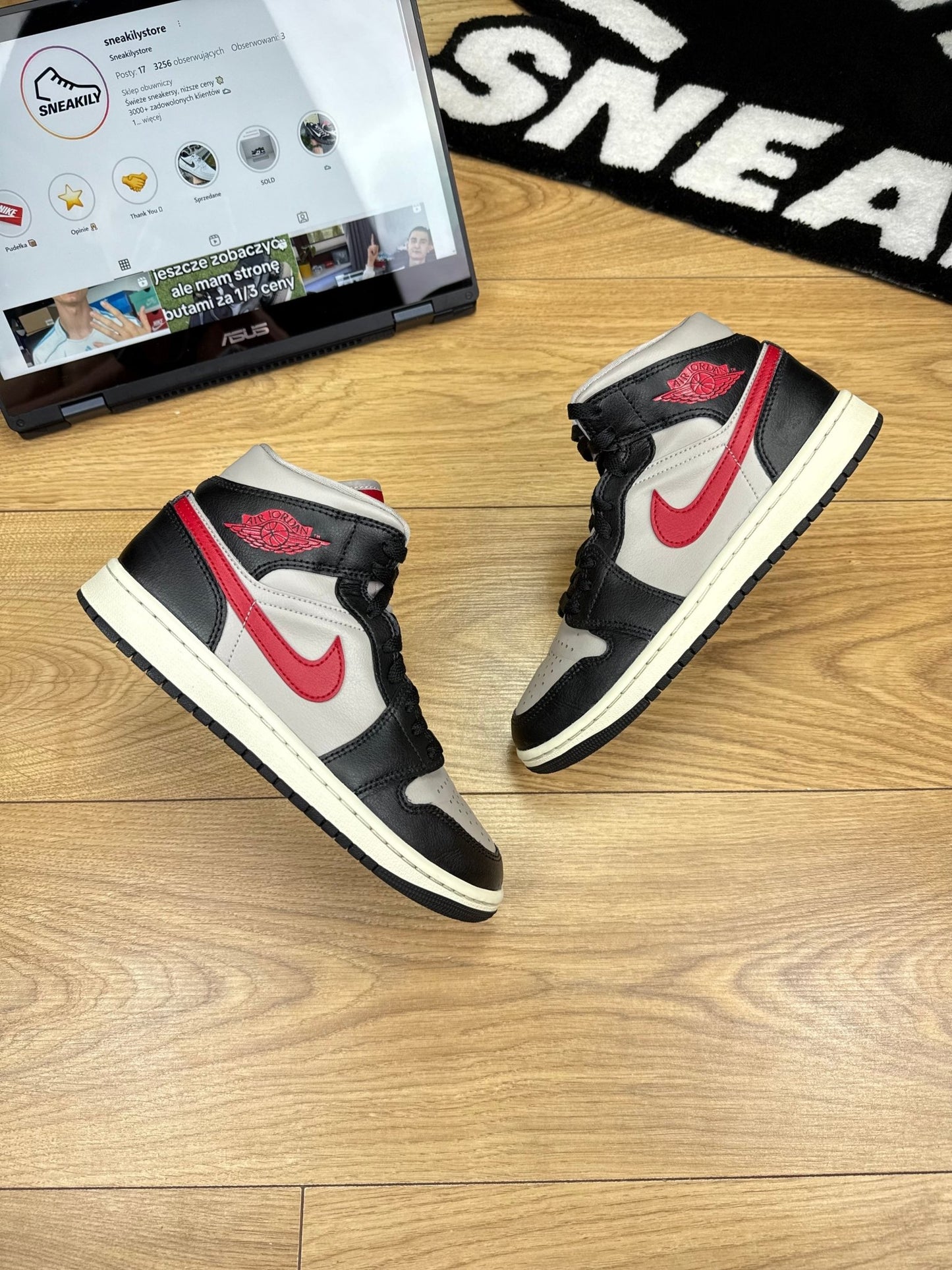 Nike Air Jordan 1 Mid (38)