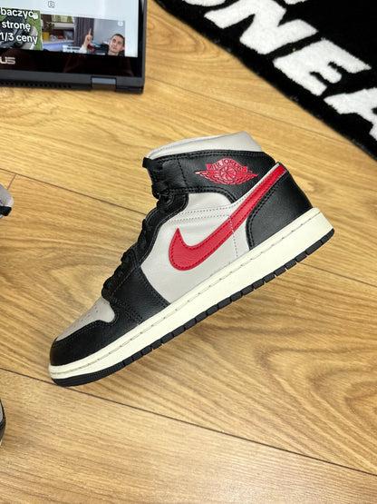 Nike Air Jordan 1 Mid (38)