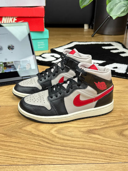 Nike Air Jordan 1 Mid (38)
