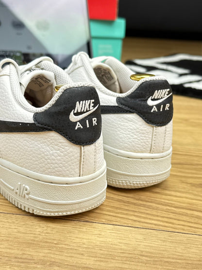 Nike Air Force 1 Low (37.5)