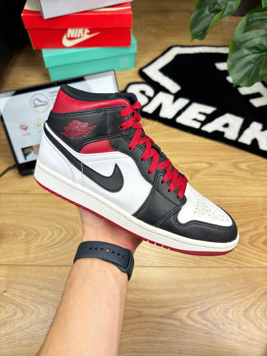 Nike Air Jordan 1 Mid (42)