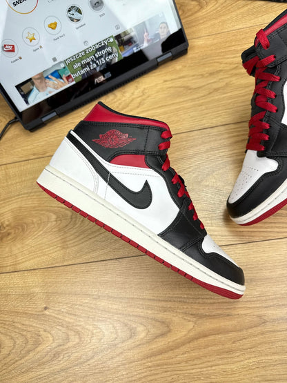 Nike Air Jordan 1 Mid (42)