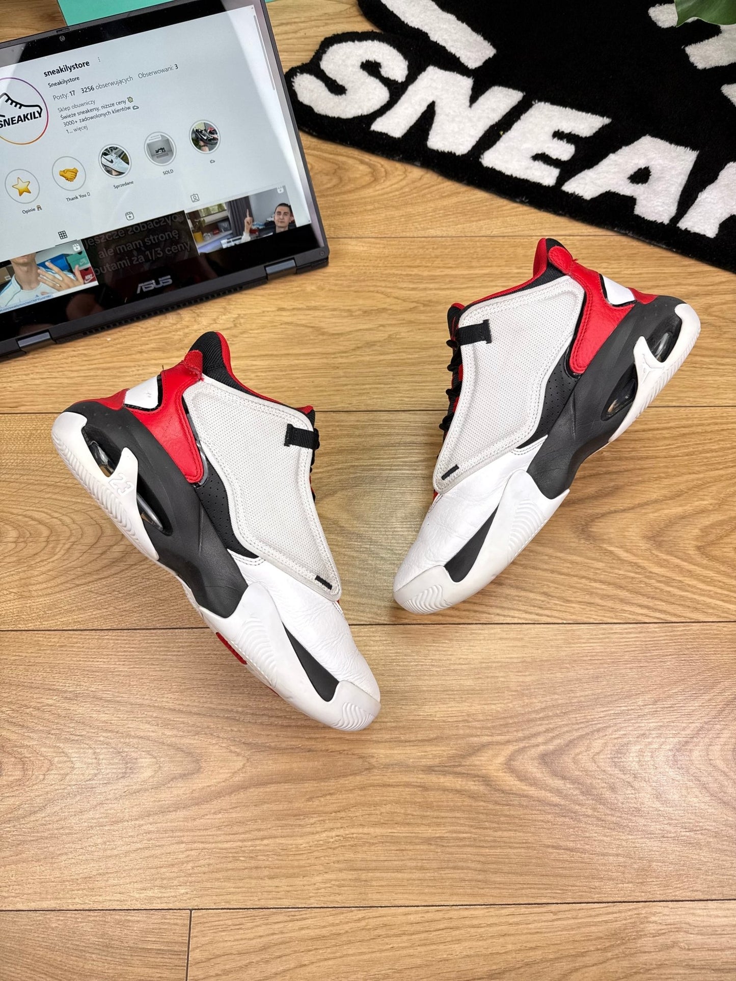 Nike Air Jordan Max Aura 4 (42)