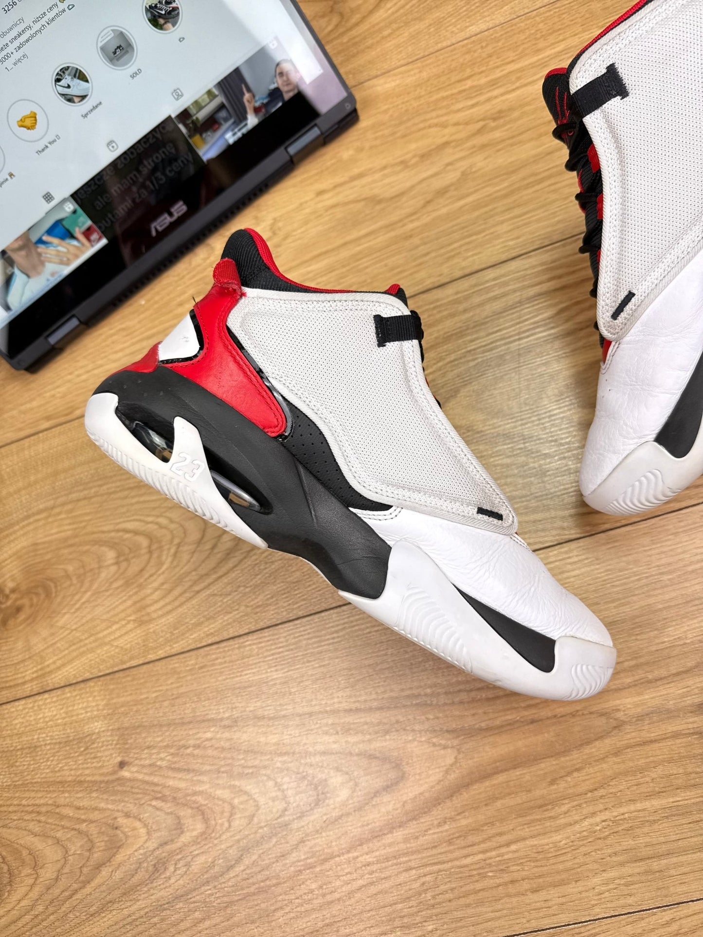 Nike Air Jordan Max Aura 4 (42)