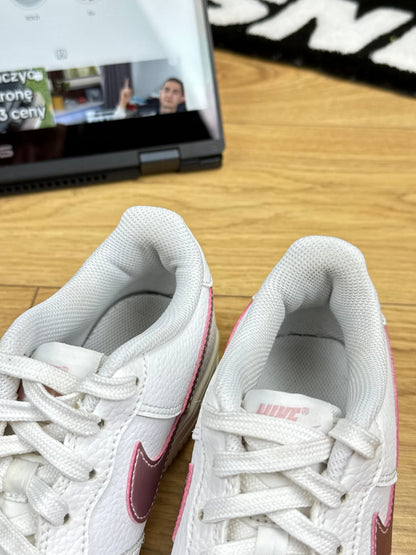 Nike Air Force 1 Low (37.5)