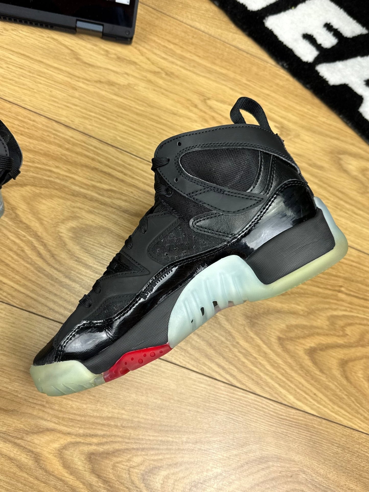 Nike Air Jordan Jumpman Two Trey (40)