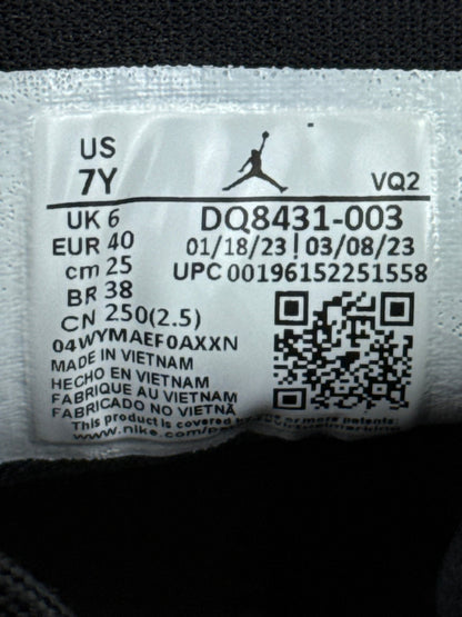Nike Air Jordan Jumpman Two Trey (40)