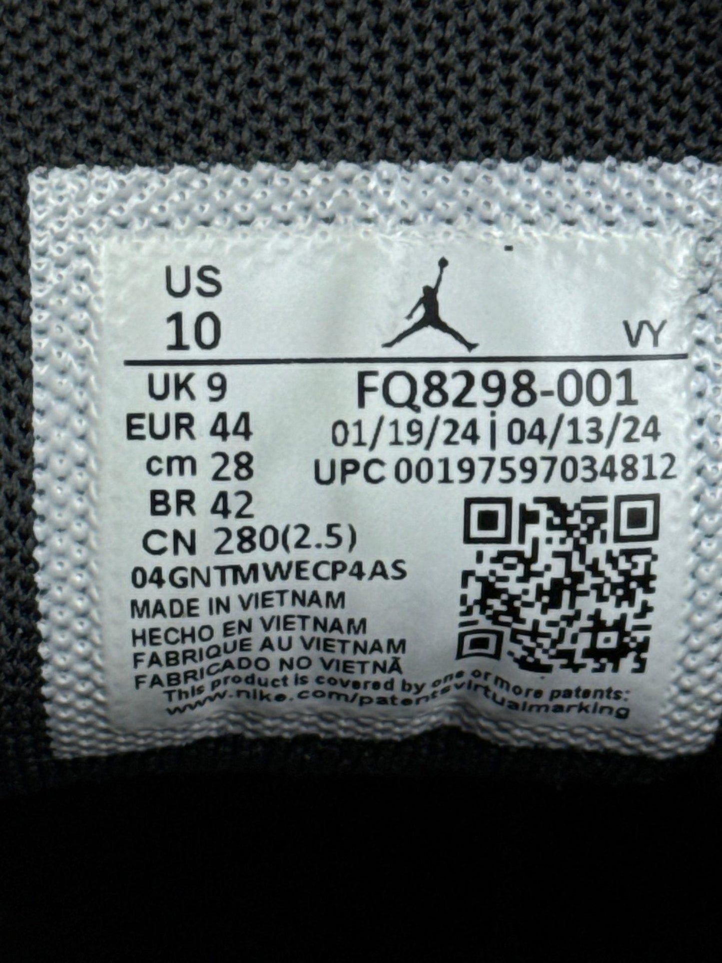 Jordan Max Aura 6 Black Anthracite — buty sportowe męskie w bardzo dobrym stanie rozmiar 44, boczny profil