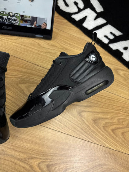 Jordan Max Aura 6 Black Anthracite — buty sportowe męskie w bardzo dobrym stanie rozmiar 44, zewnętrzny panel lewego buta