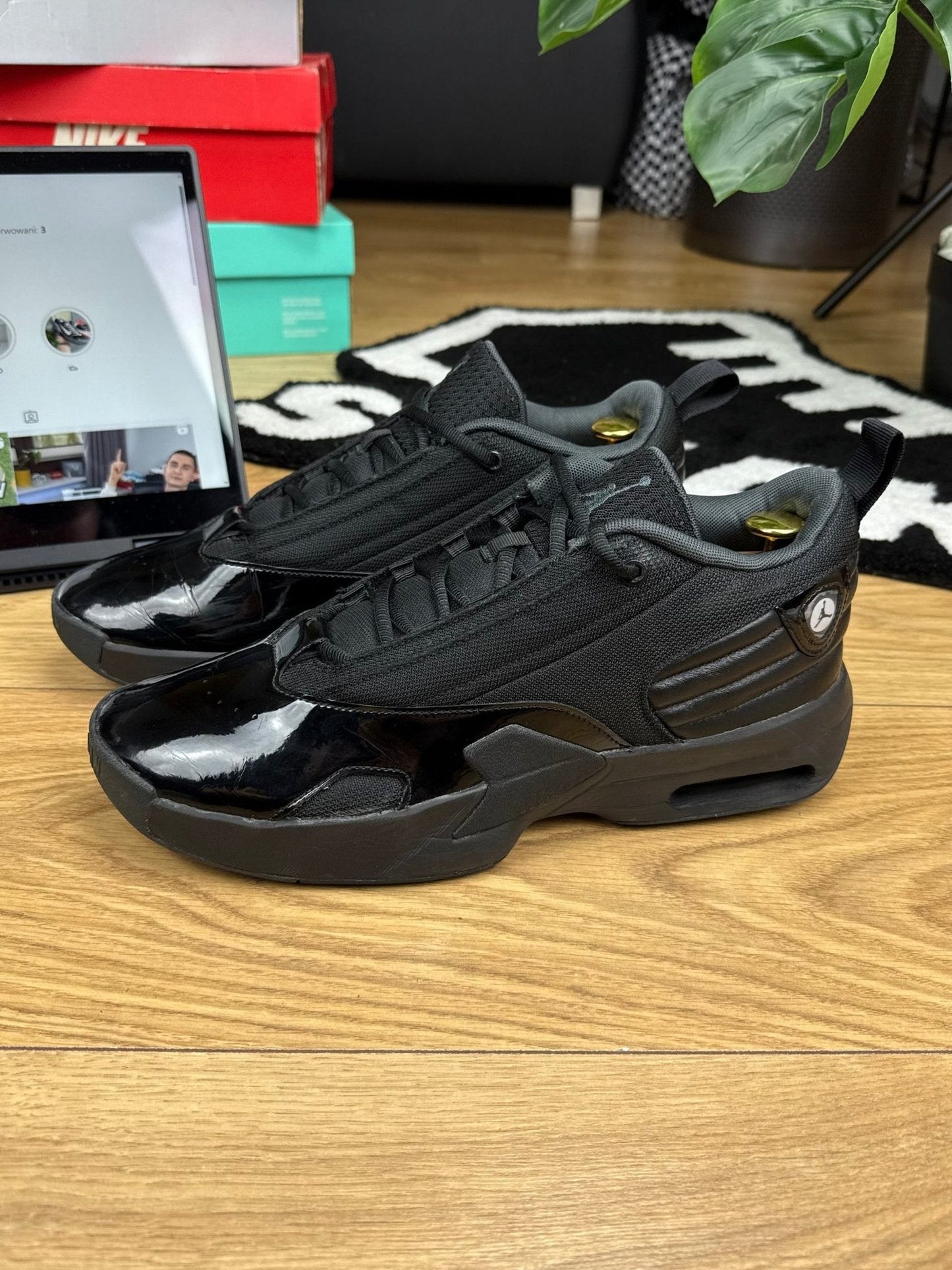 Jordan Max Aura 6 Black Anthracite — buty sportowe męskie w bardzo dobrym stanie rozmiar 44, widok z góry