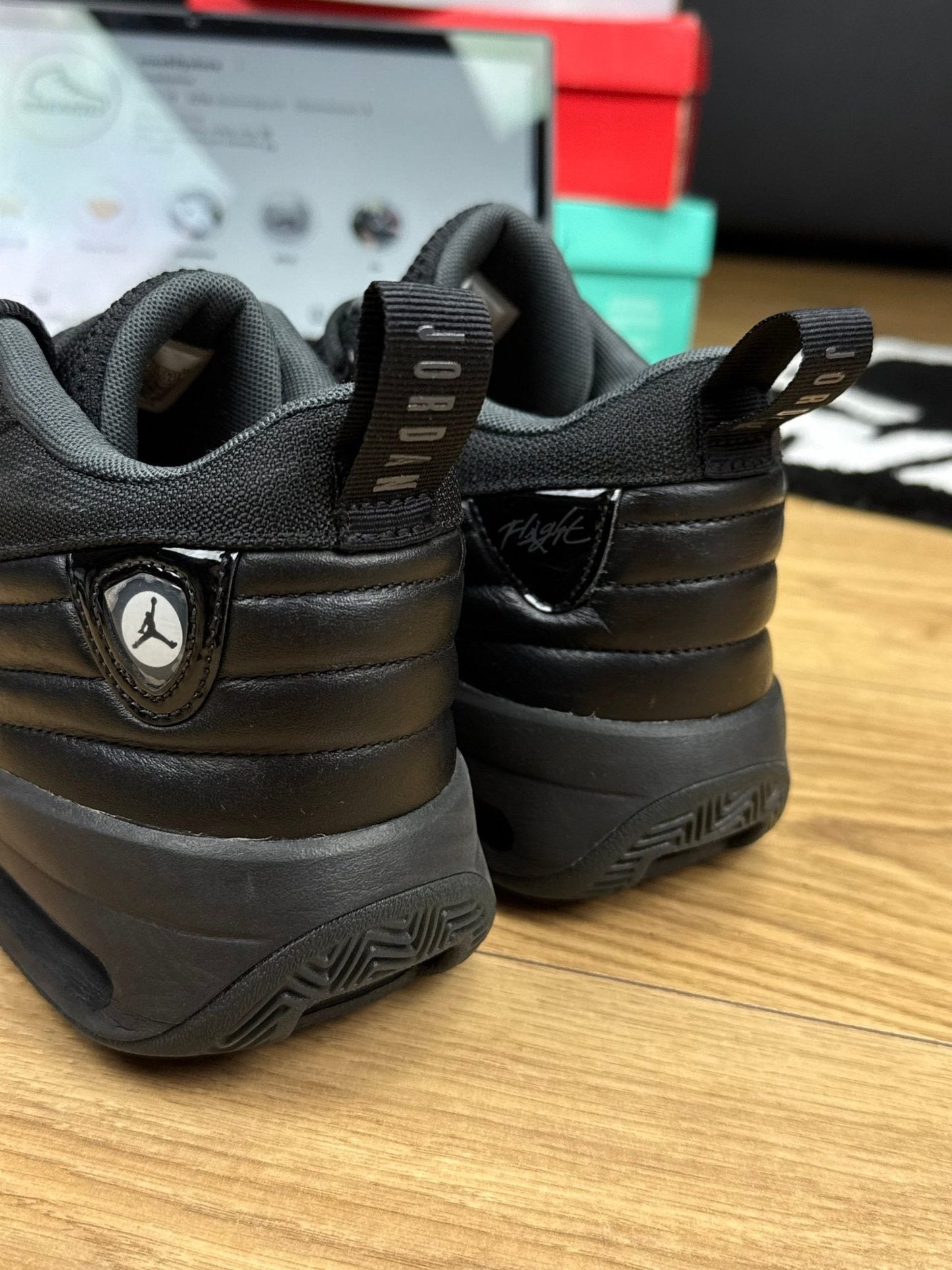 Jordan Max Aura 6 Black Anthracite — buty sportowe męskie w bardzo dobrym stanie rozmiar 44, podeszwa