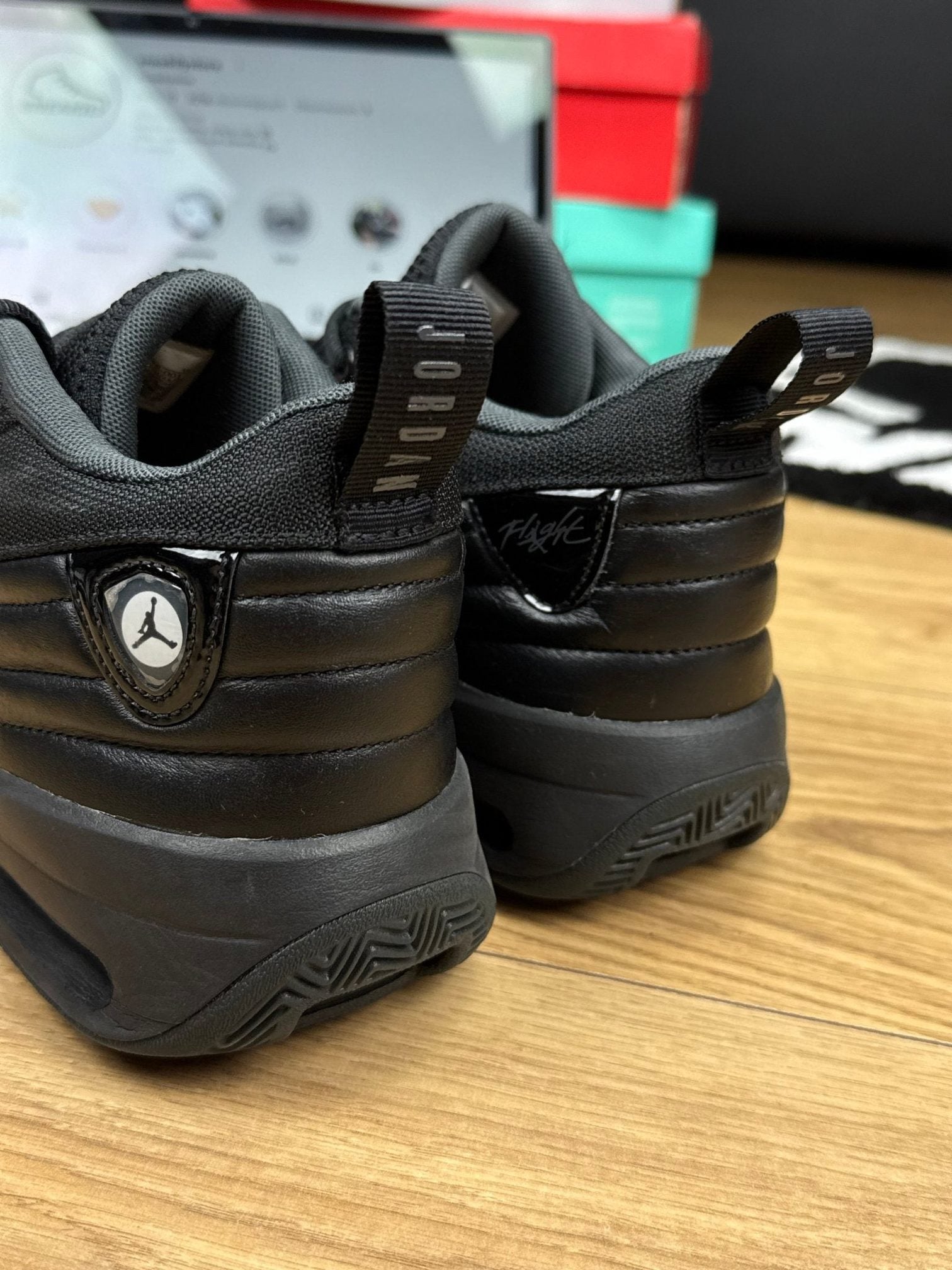 Jordan Max Aura 6 Black Anthracite — buty sportowe męskie w bardzo dobrym stanie rozmiar 44, podeszwa