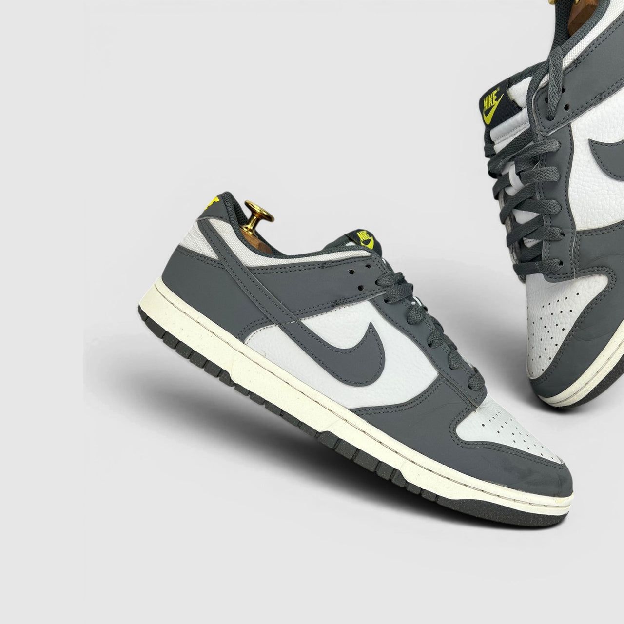 Nike Dunk Low — buty sportowe męskie w bardzo dobrym stanie rozmiar 45, zewnętrzny panel prawego buta