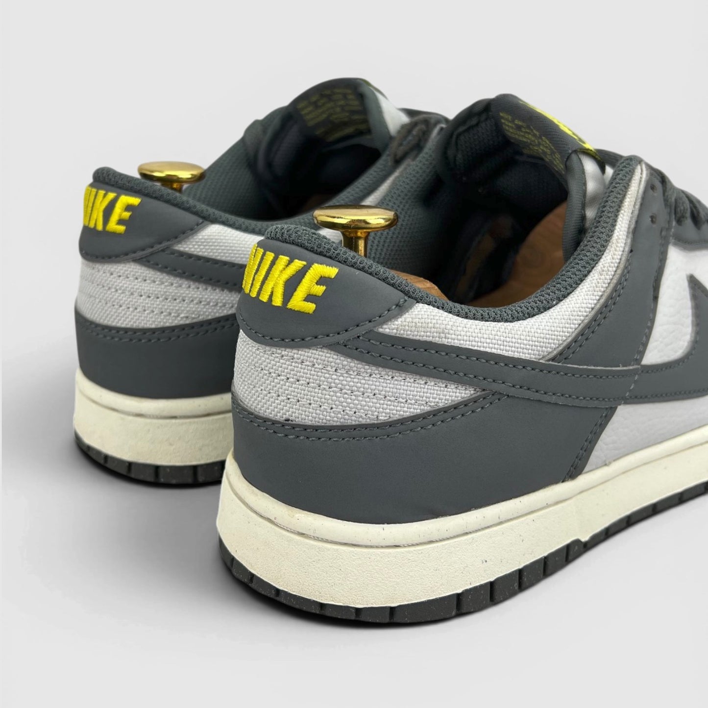 Nike Dunk Low — buty sportowe męskie w bardzo dobrym stanie rozmiar 45, widok z tyłu