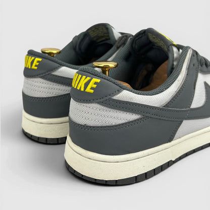 Nike Dunk Low — buty sportowe męskie w bardzo dobrym stanie rozmiar 45, widok z tyłu