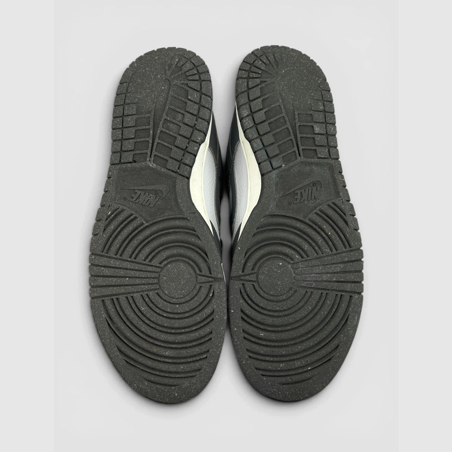 Nike Dunk Low — buty sportowe męskie w bardzo dobrym stanie rozmiar 45, podeszwa
