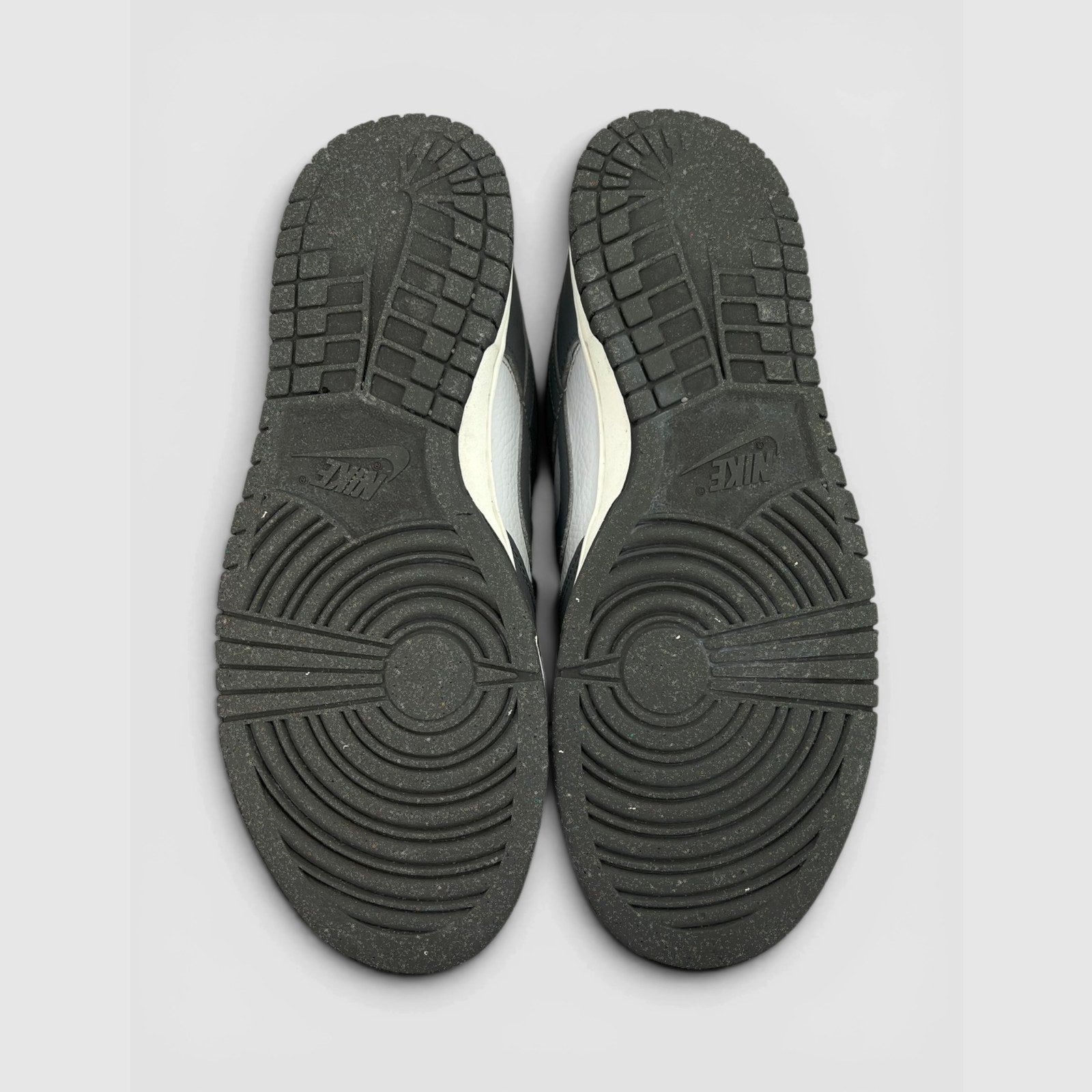 Nike Dunk Low — buty sportowe męskie w bardzo dobrym stanie rozmiar 45, podeszwa