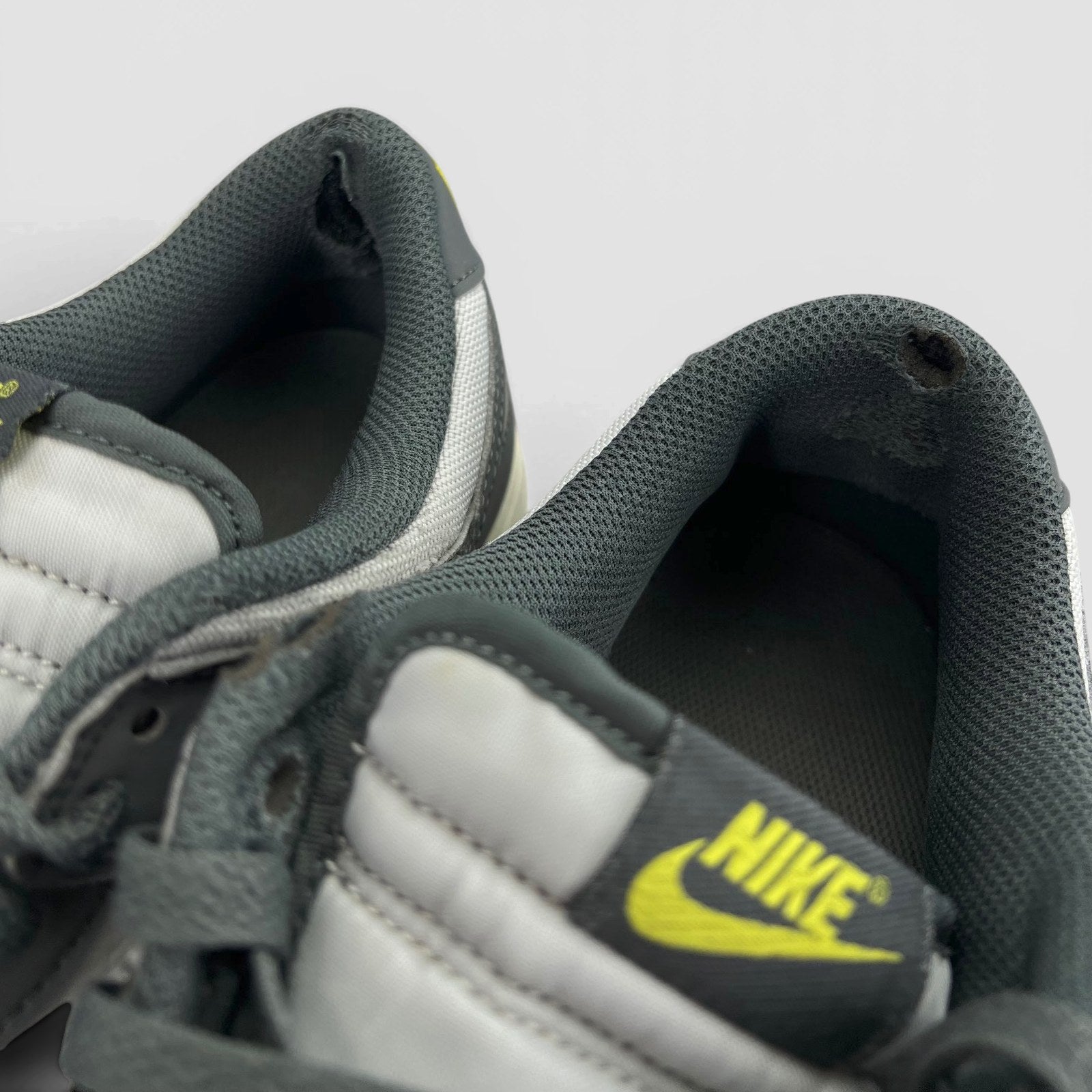 Nike Dunk Low — buty sportowe męskie w bardzo dobrym stanie rozmiar 45, zapiętki butów