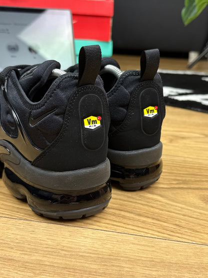 Nike Air Vapormax Plus (42.5)