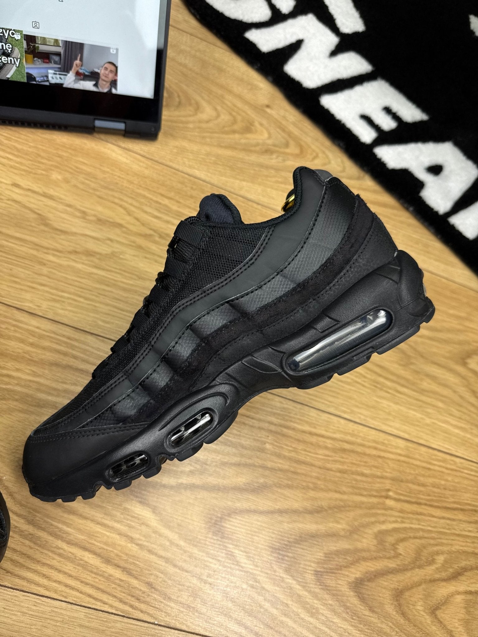 nike air max all black 2020