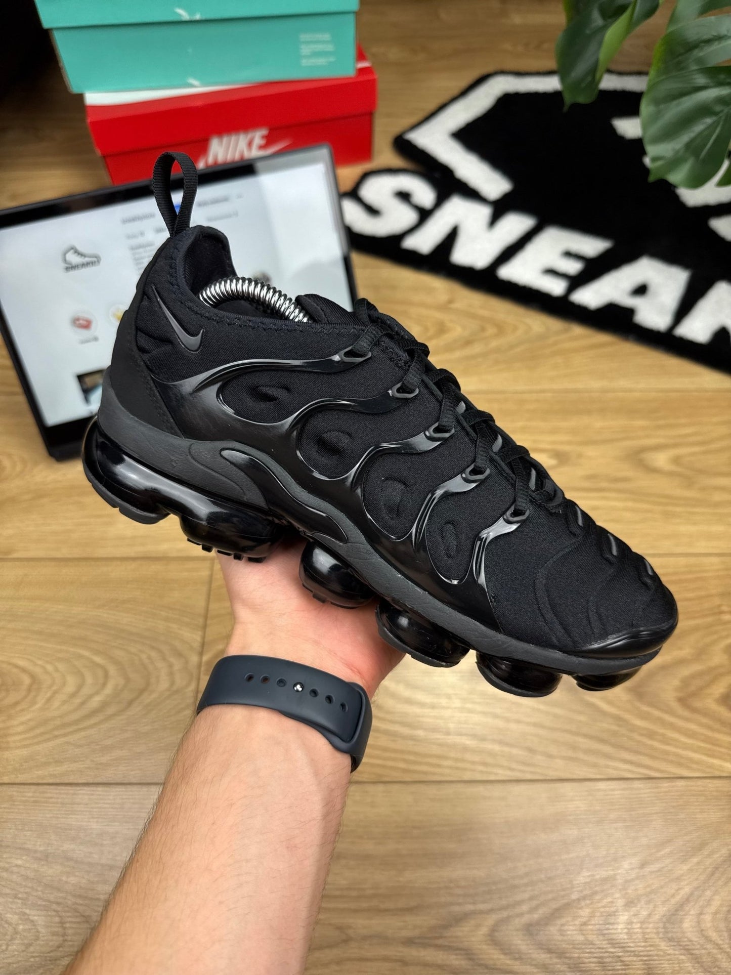 Nike Air Vapormax Plus (41)
