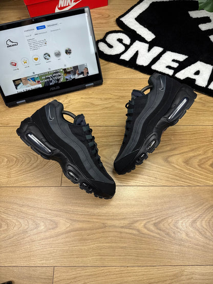 Nike Air Max 95 (42.5)
