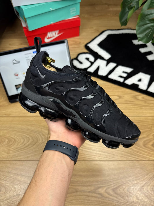 Nike Air Vapormax Plus (42.5)