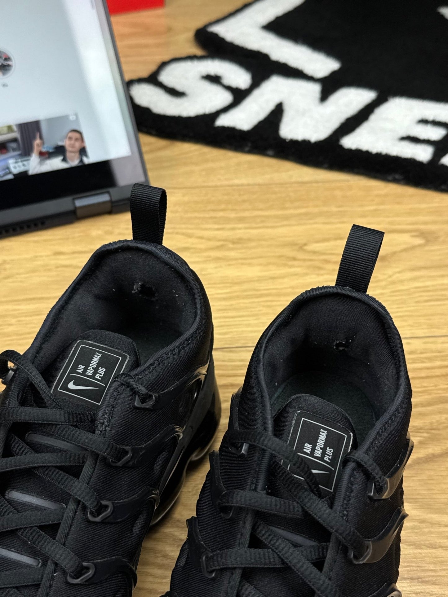 Nike Air Vapormax Plus (42.5)