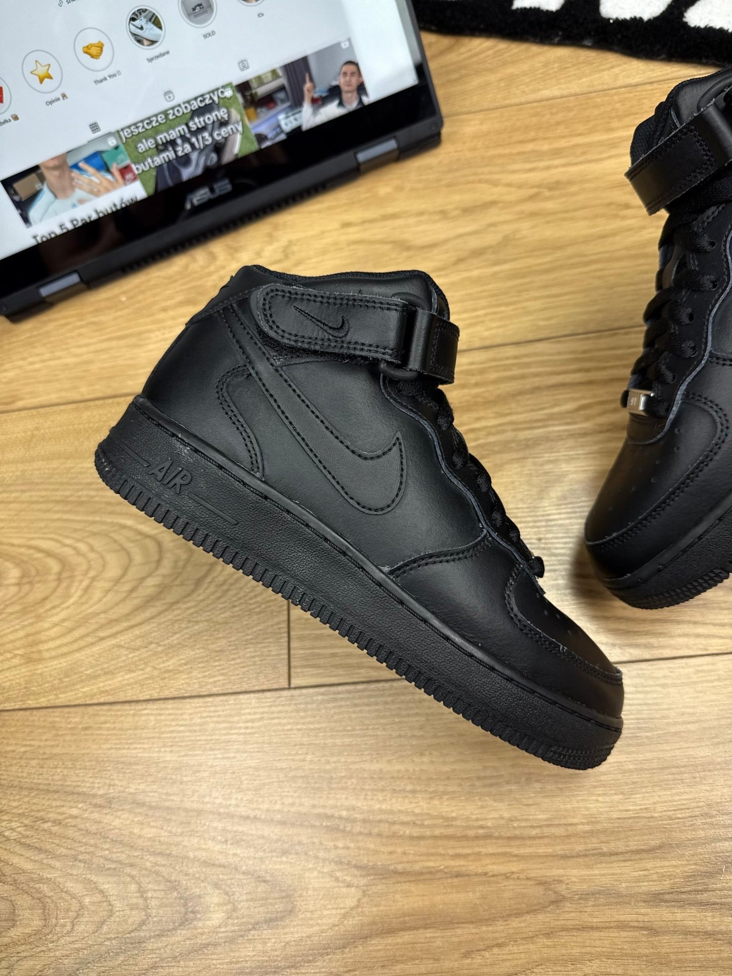 Nike Air Force 1 Mid (37.5)